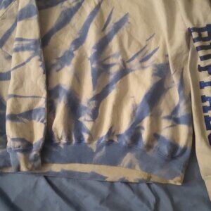 Buffalo tye dye sweater
